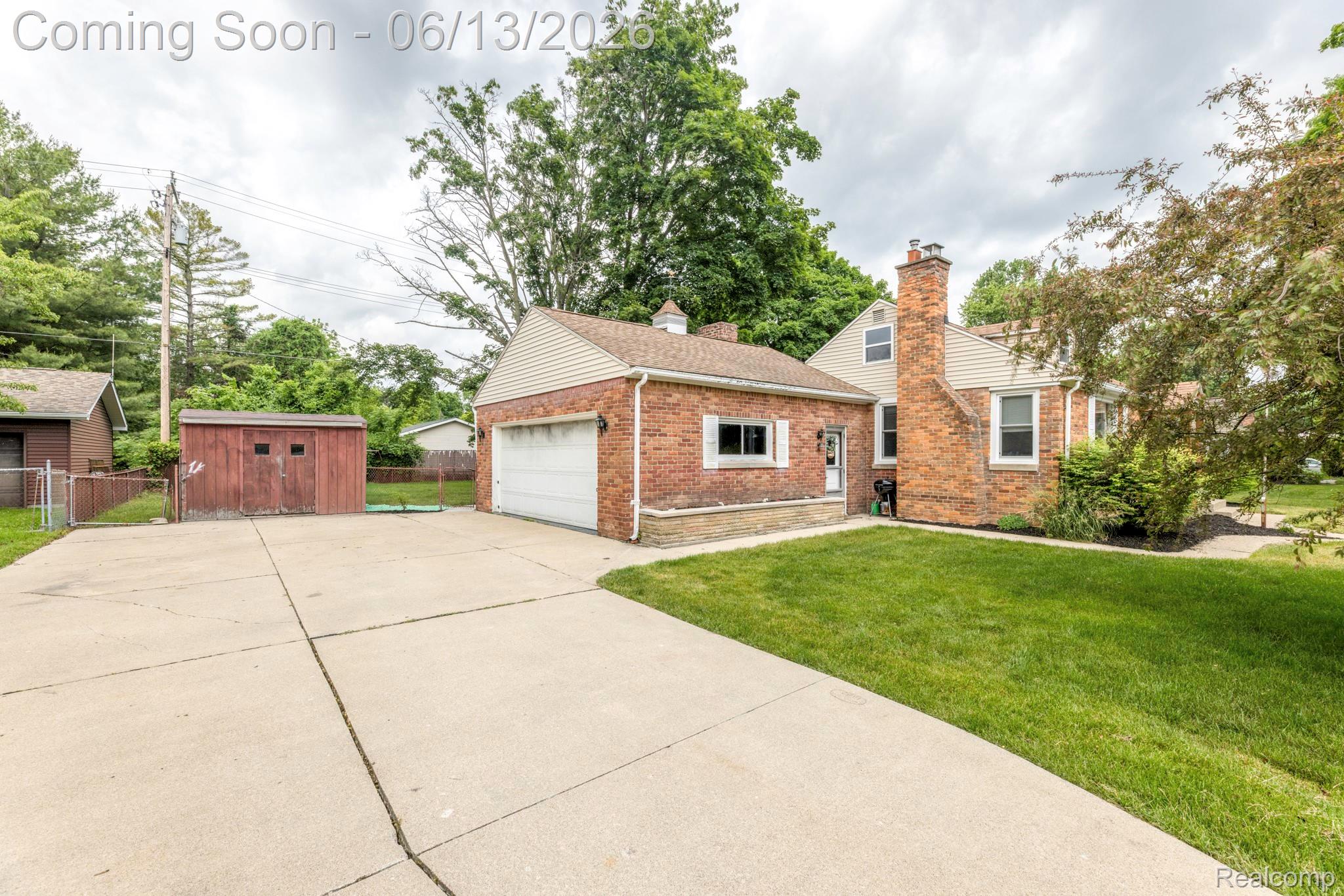 2435 Sharon Lane