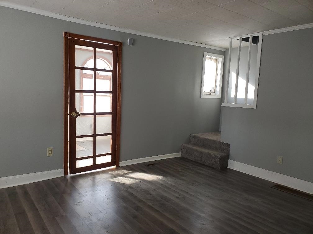 1103 N Kinney