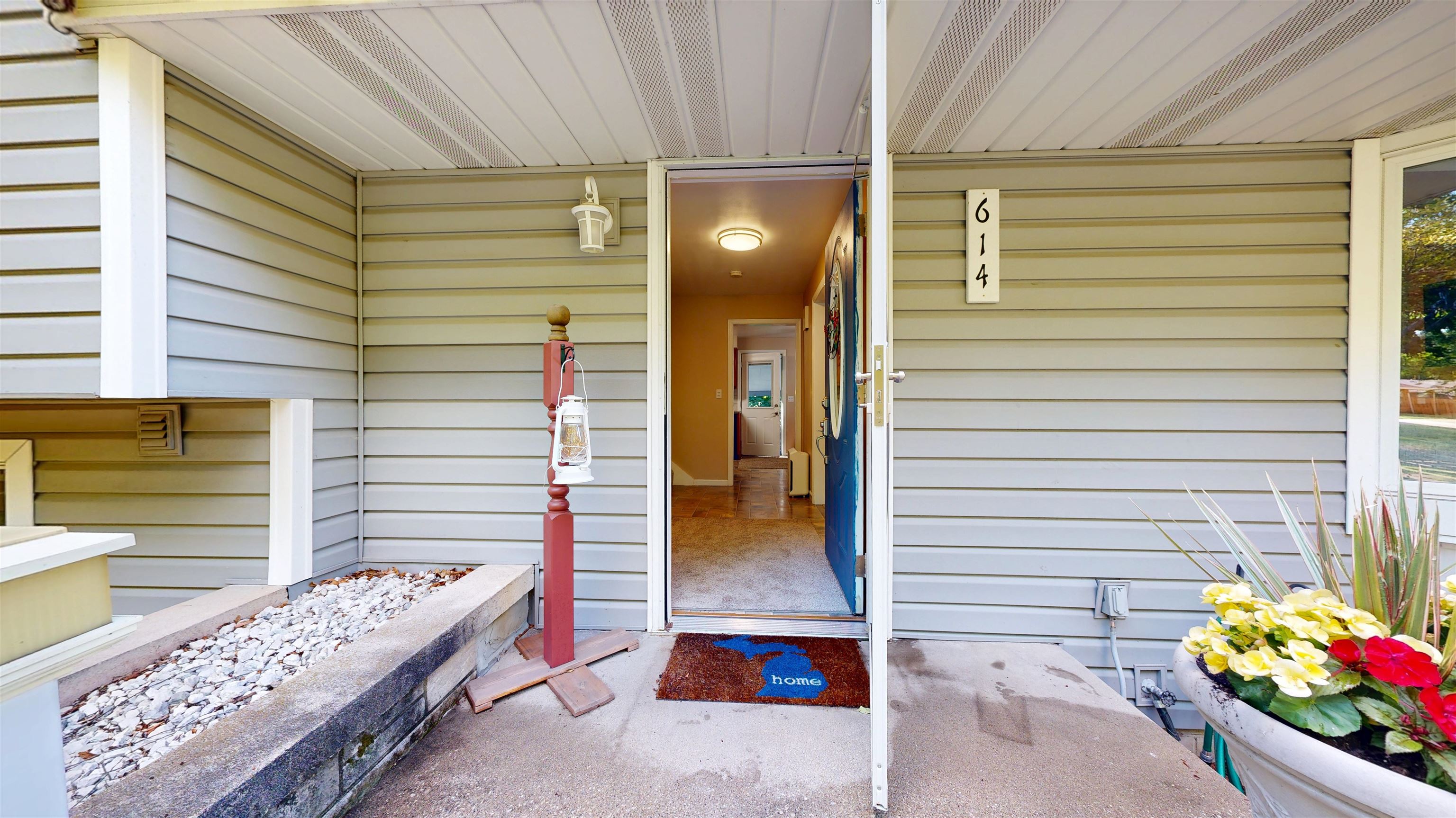 614 W Meadowbrook