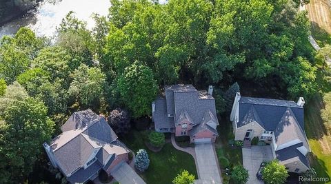 414 Roundview Drive Rochester City MI 48307