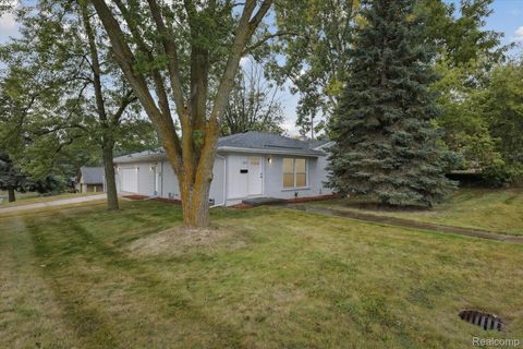 207 W Tienken Road Rochester Hills City MI 48306
