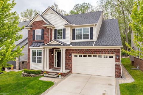 Photo of 4929 W Stonegate Circle, Lake Orion Village, MI 48359 (MLS # 58050208181)