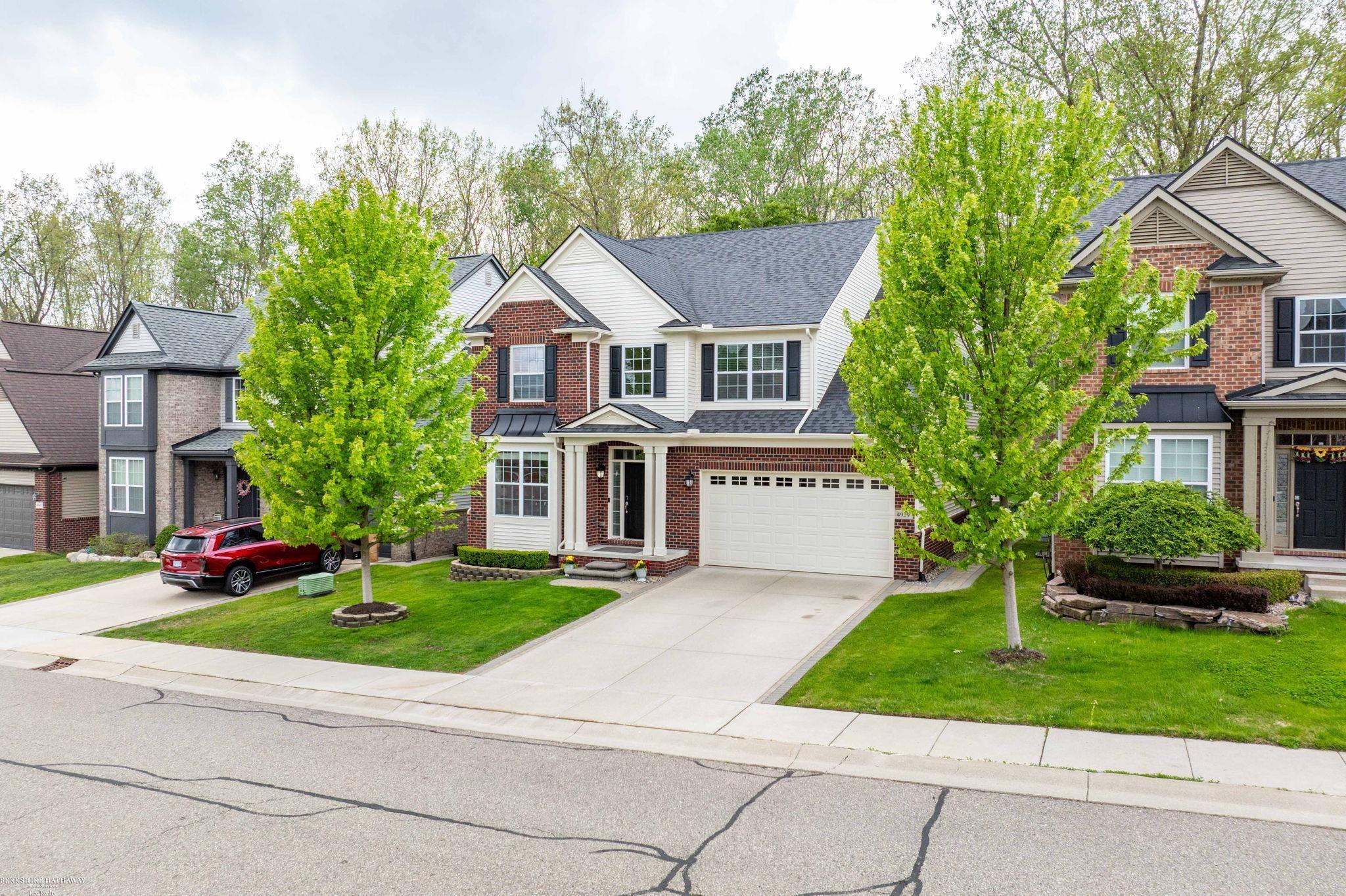 4929 W Stonegate Circle