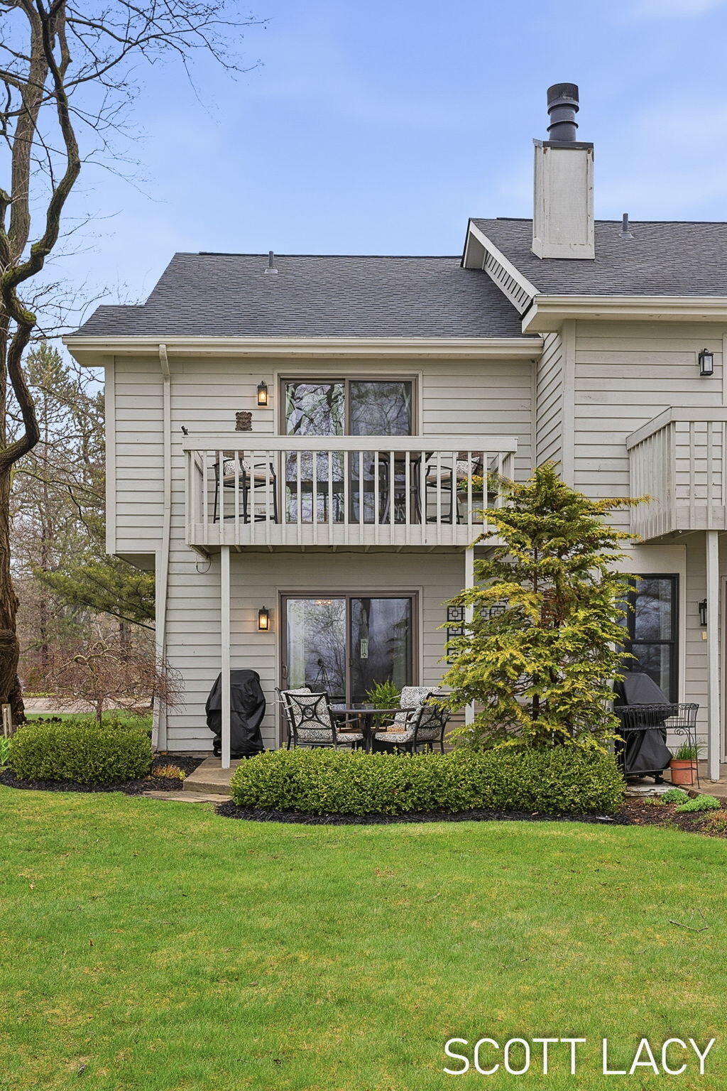 124 Elizabeth Street E