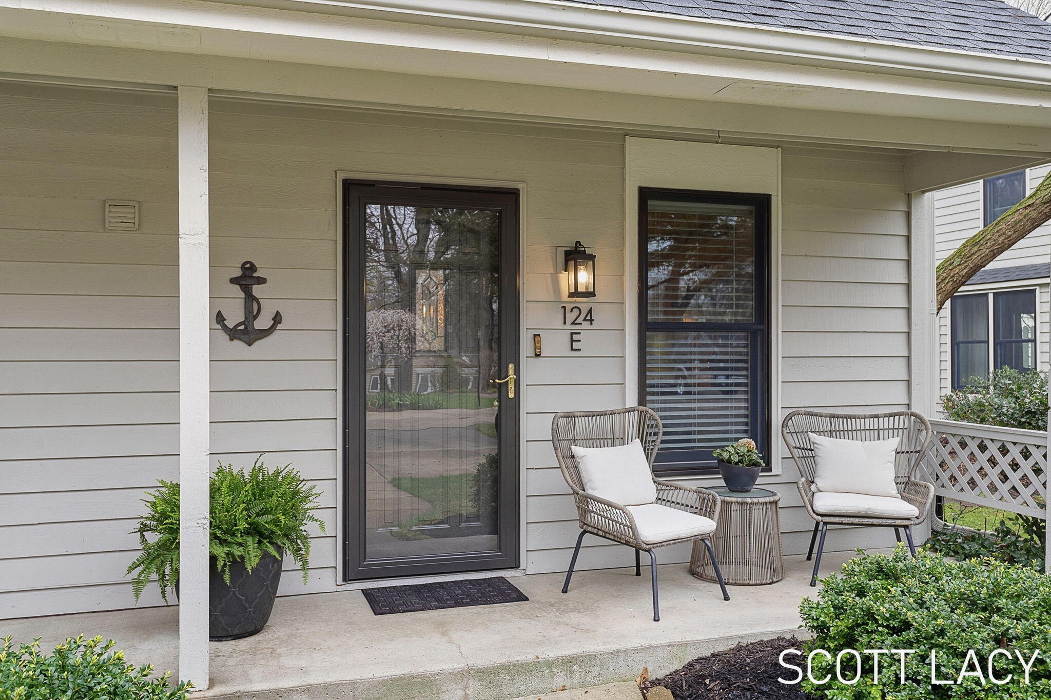 124 Elizabeth Street E