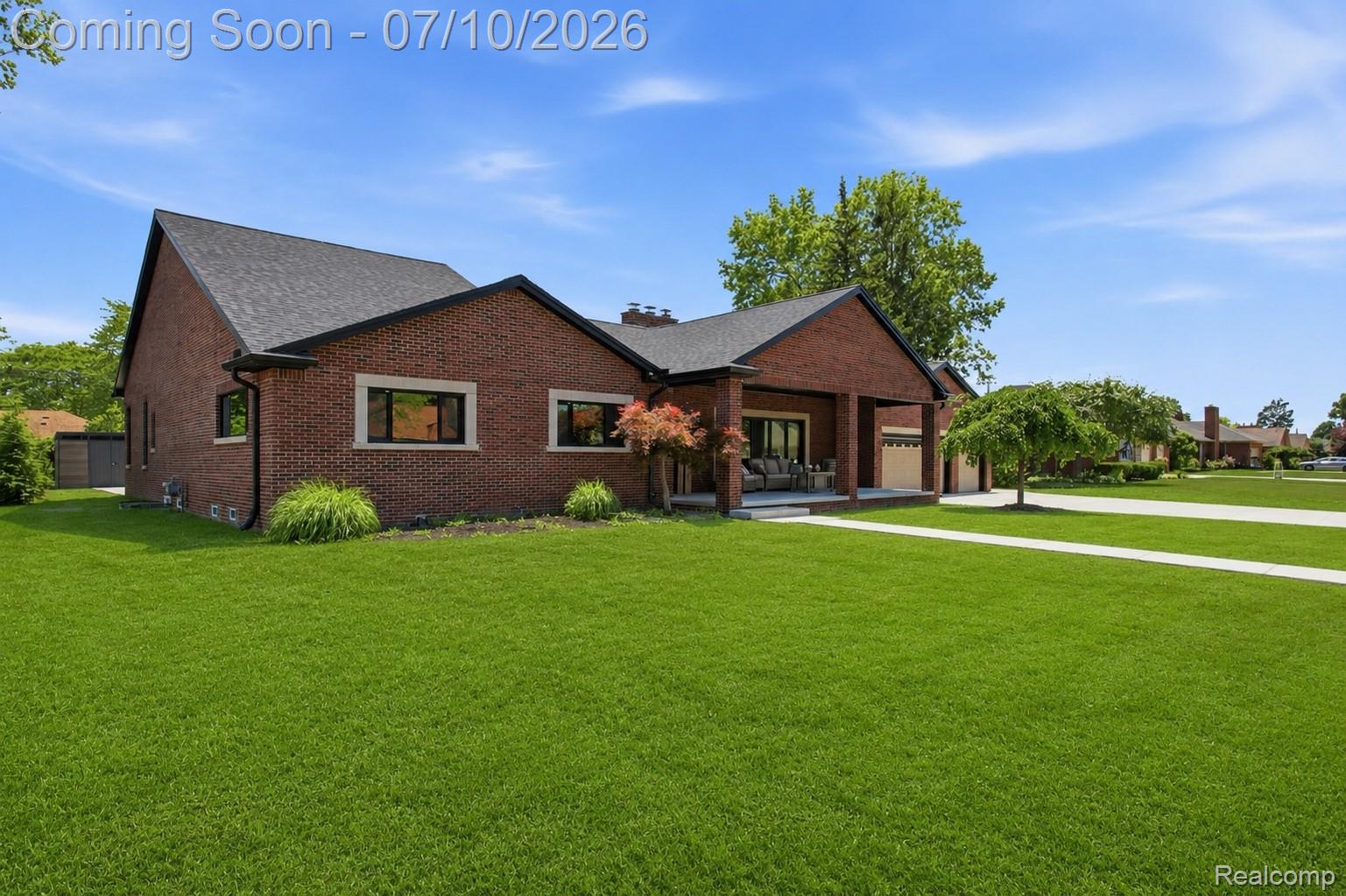 600 WOODCREST Drive