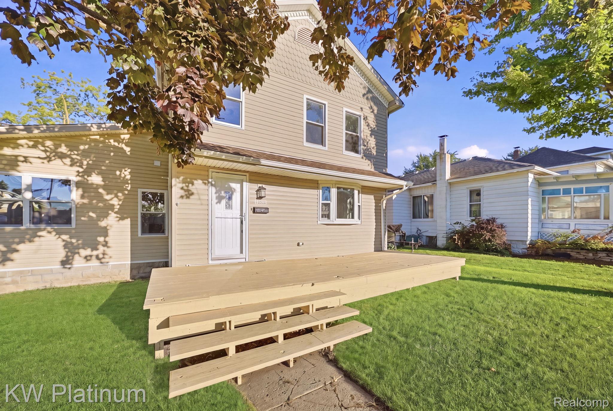 1309 Saint Clair Boulevard