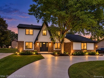 6128 Anne Drive West Bloomfield Charter Township MI 48322