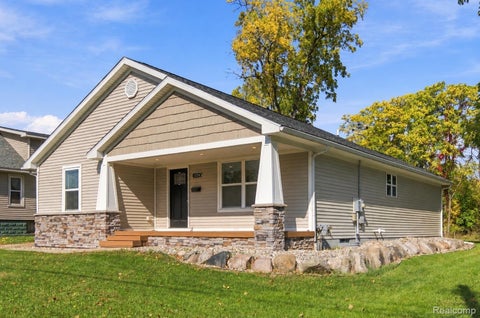 Photo of 326 W Caroline Street, Fenton City, MI 48430 (MLS # 20261083663)
