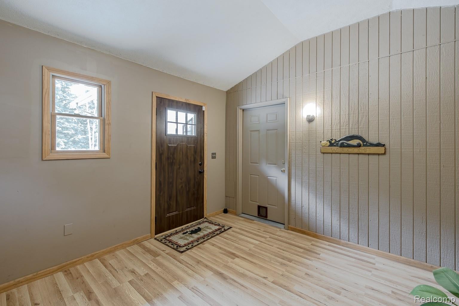 9038 Lahring Road