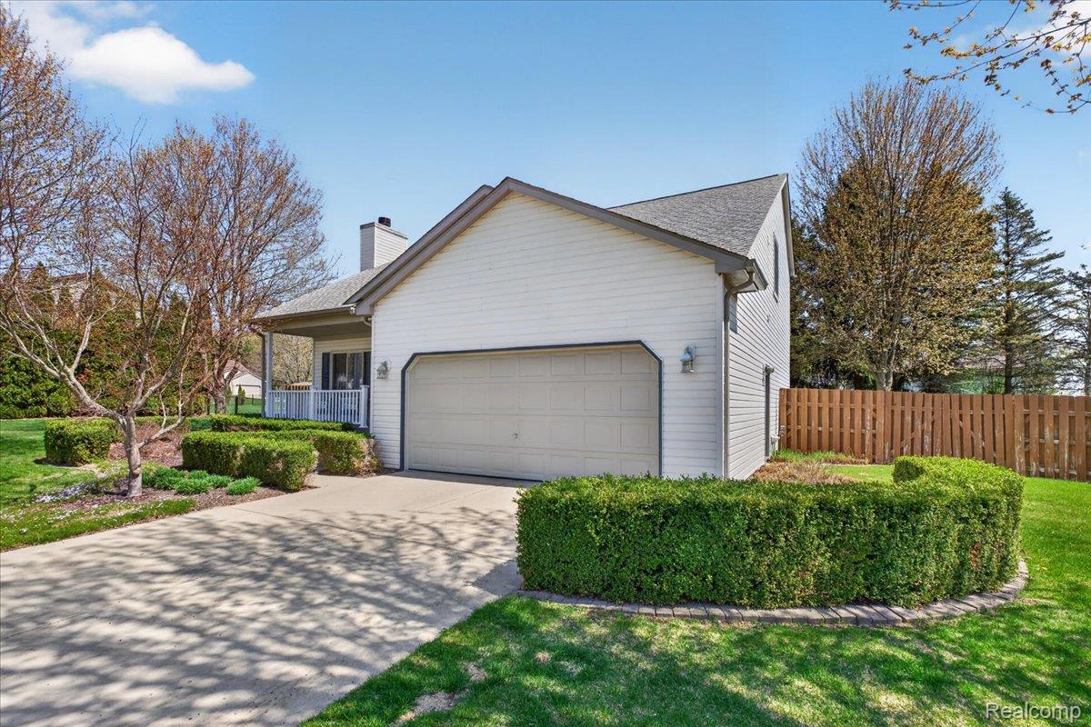 1049 Yale Drive