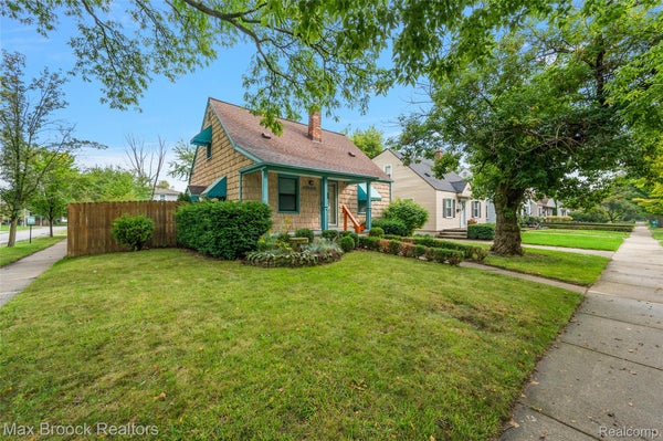 1815 BOWERS ST, BIRMINGHAM, MI 48009 - Image d30e97306488ebfb348347de6df8d442/1102014855