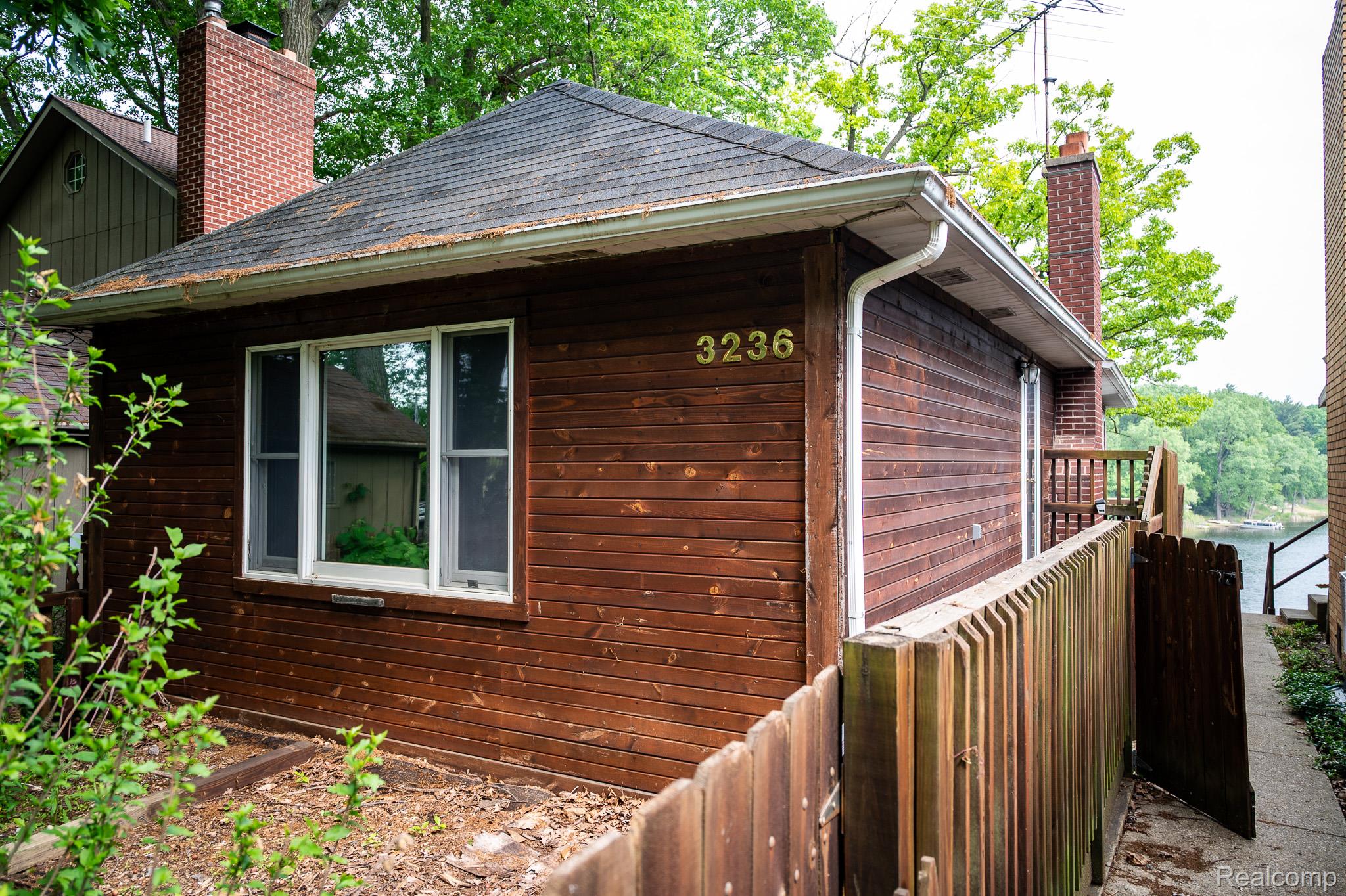 3236 Shady Oak Drive