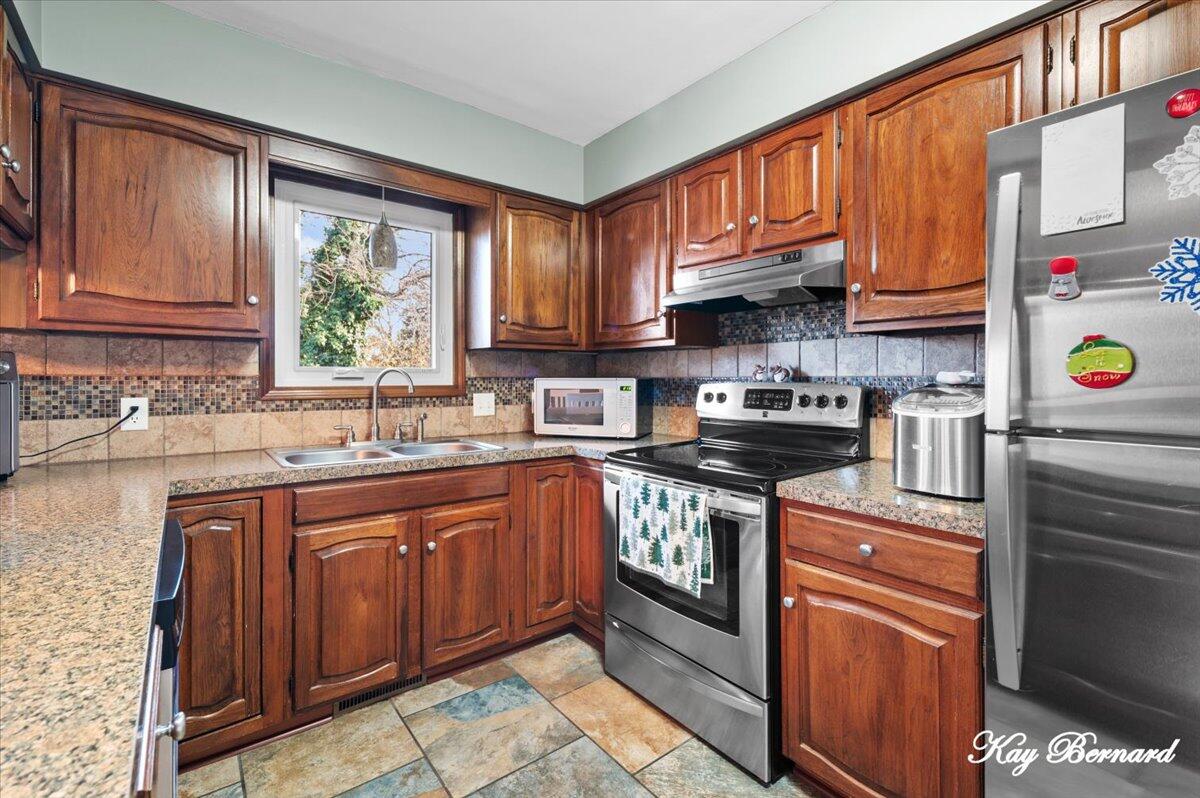 1420 Worcester Drive NE