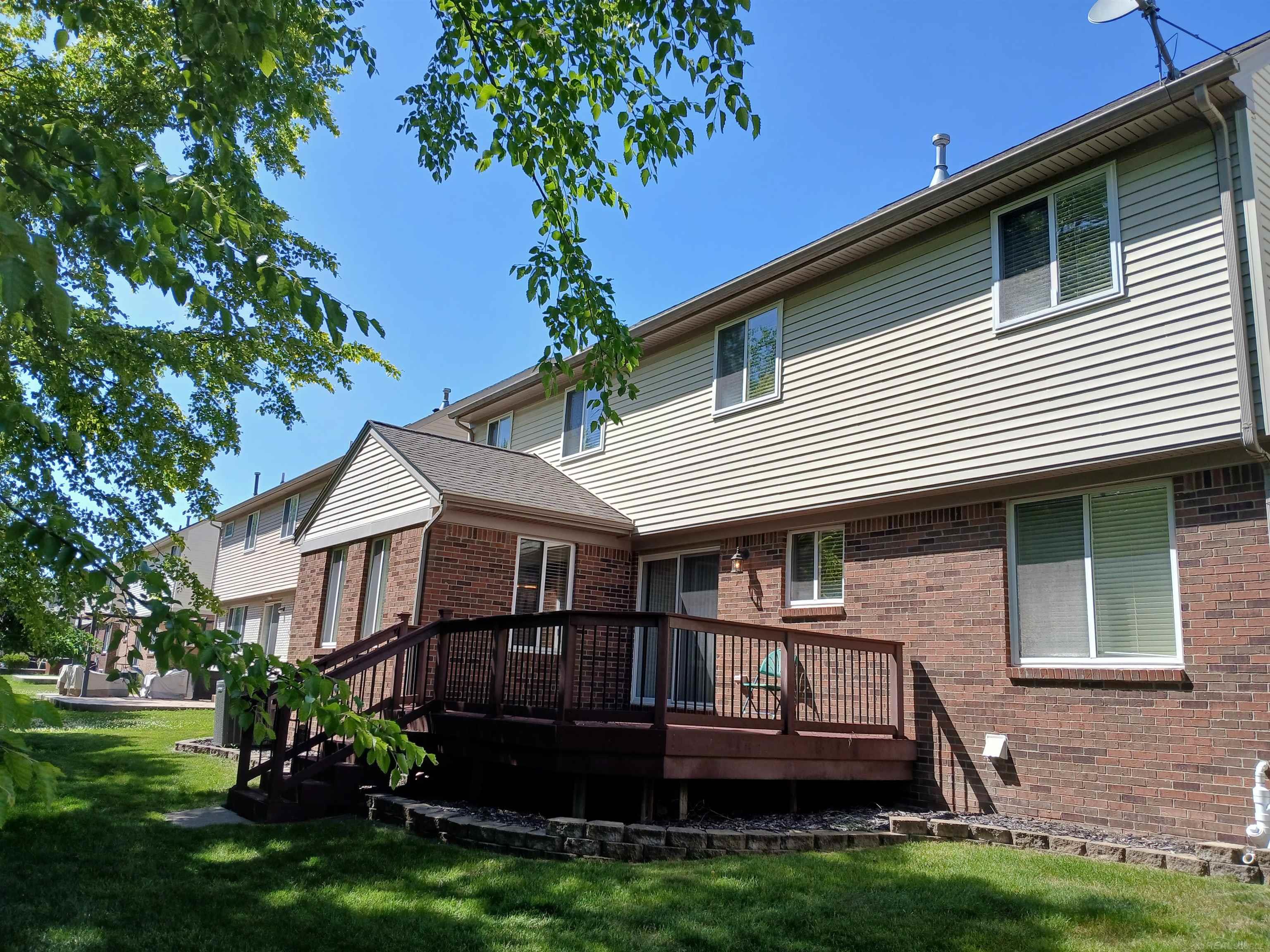 11820 Creekview Drive