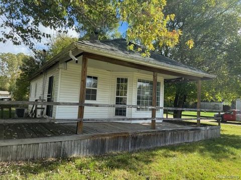 1207 Kettering Street Burton City MI 48509