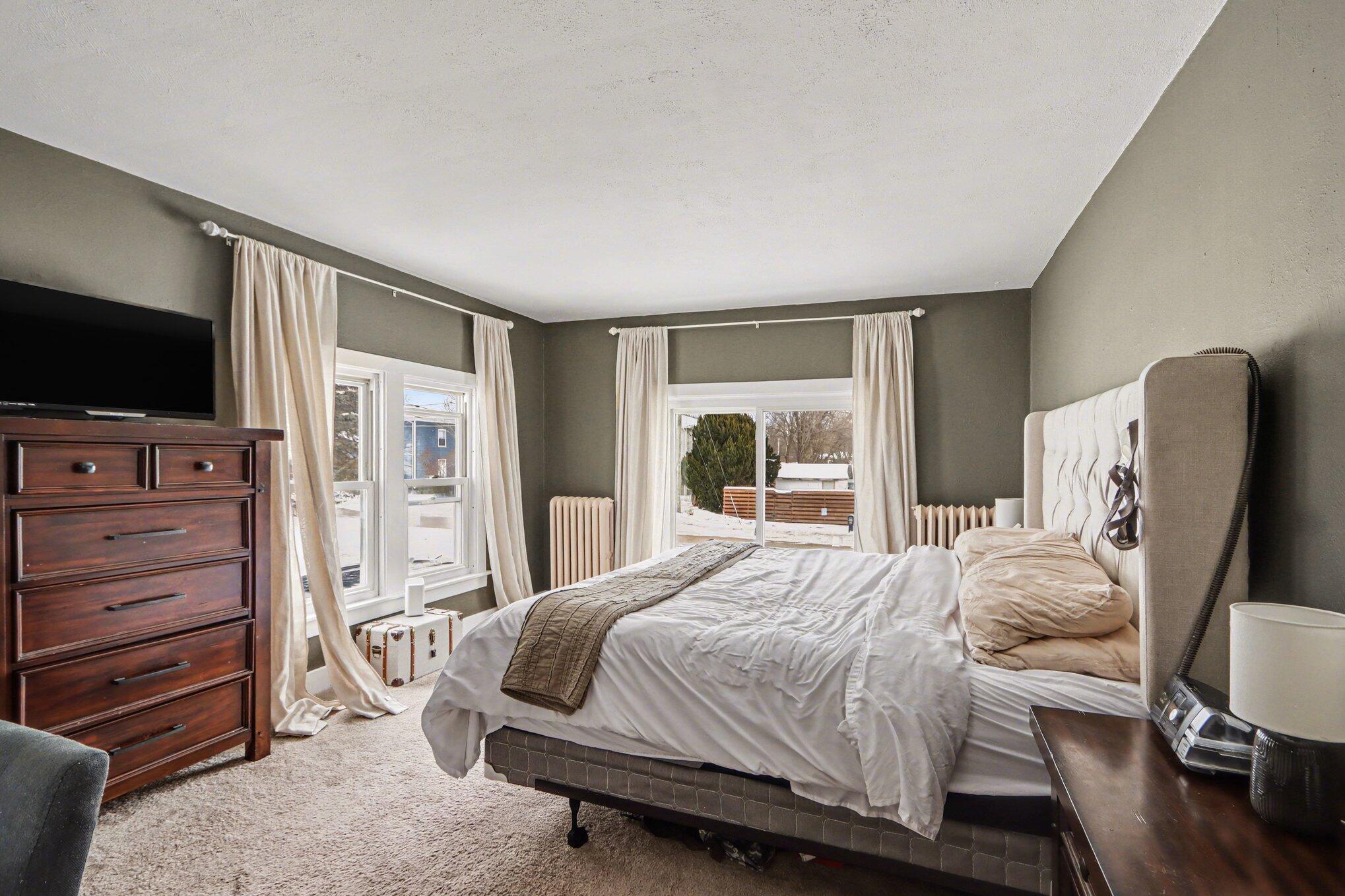 201 N Chestnut Street 203 & 205