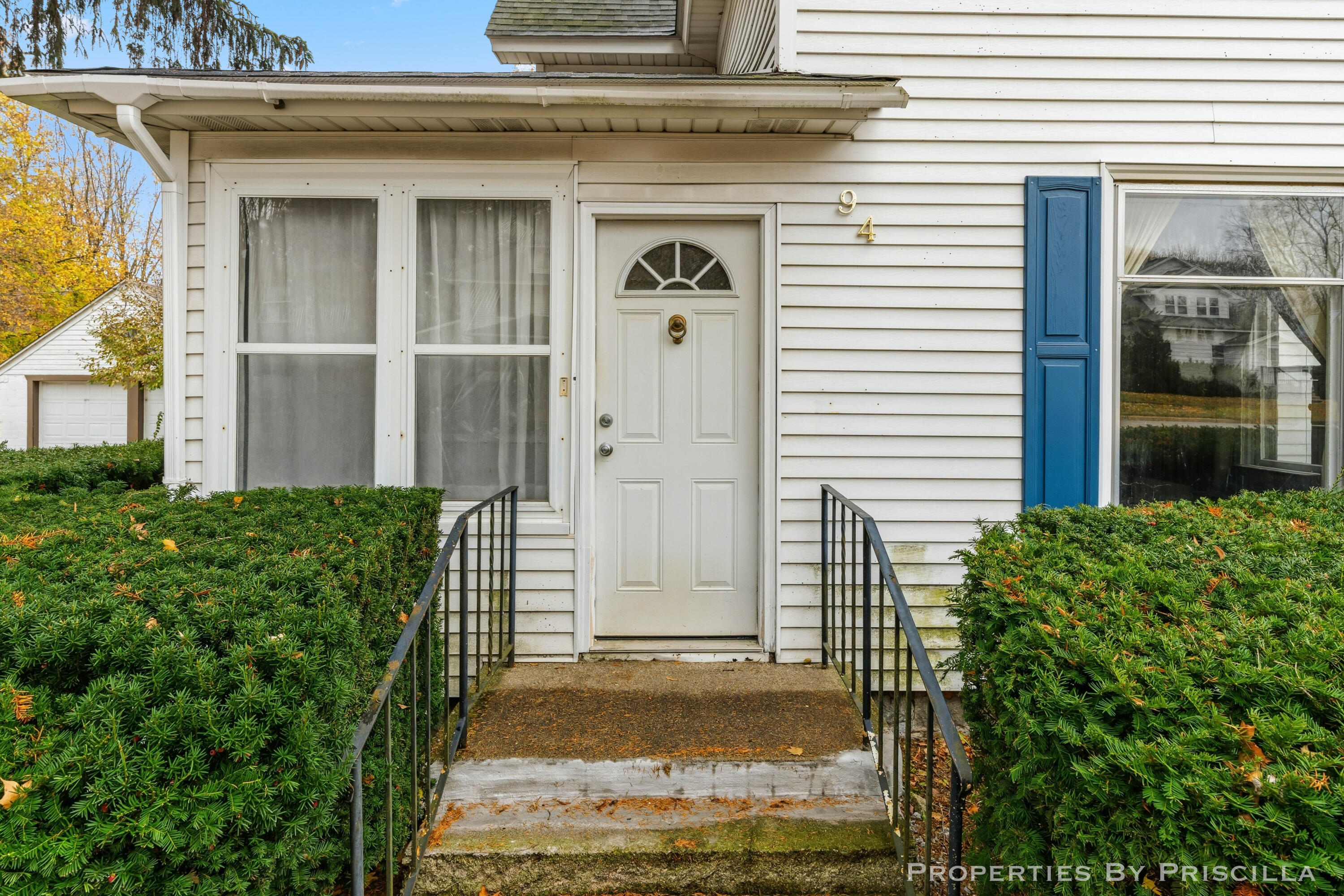 94 W Division Street