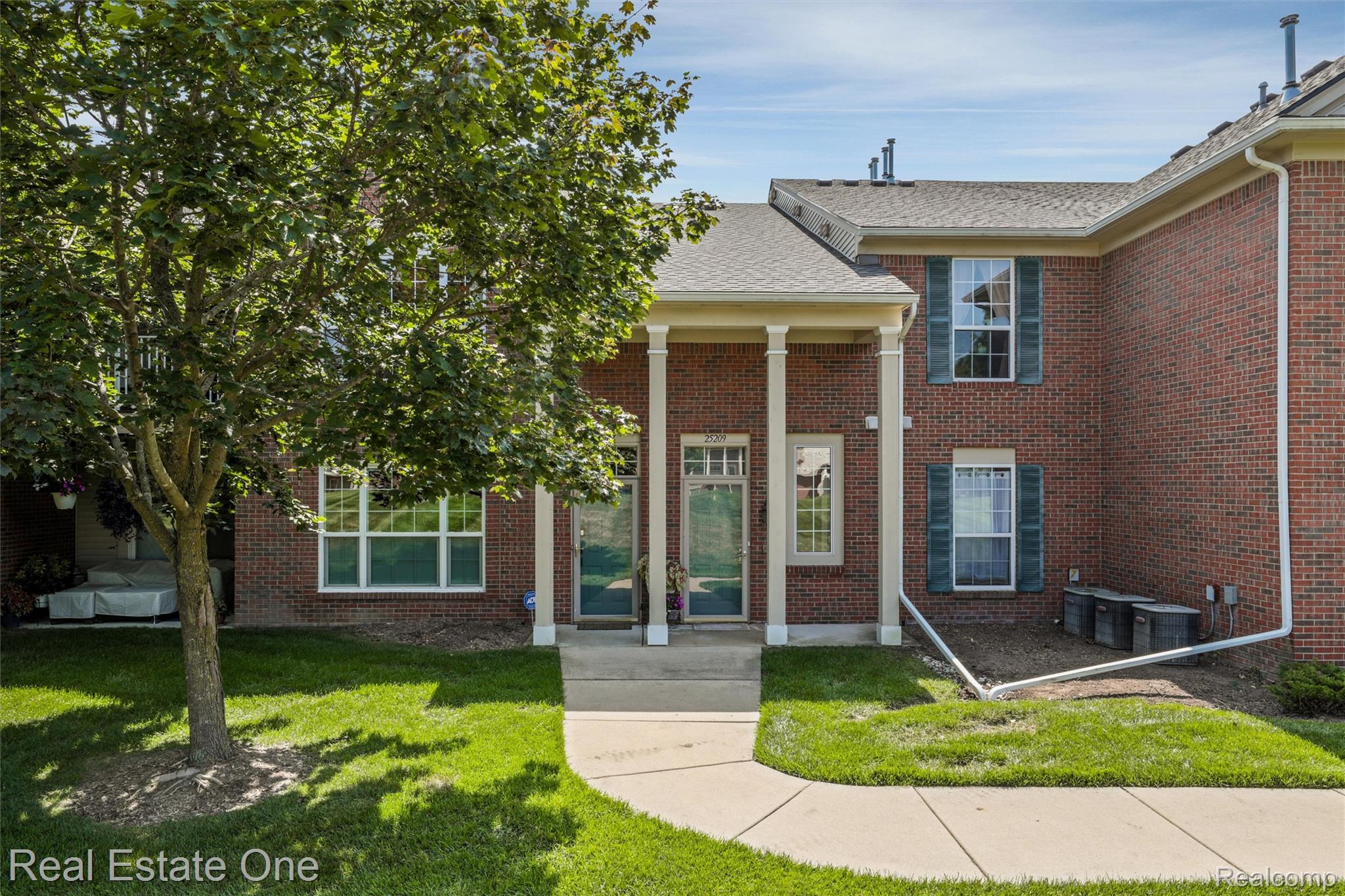 25209 Chesapeake Circle