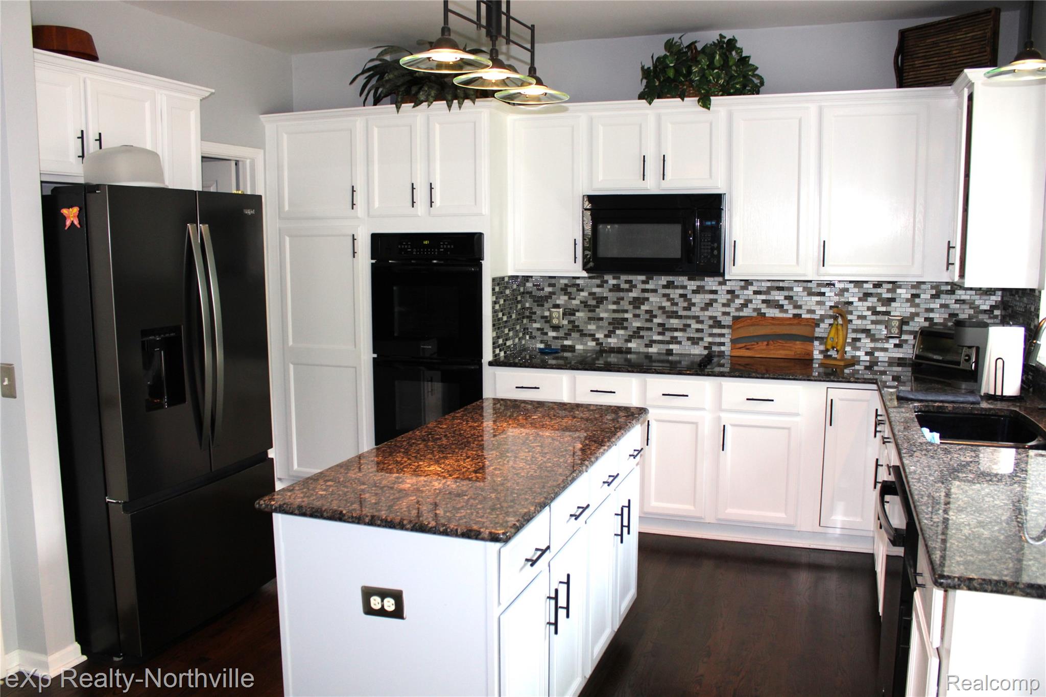 48172 Royal Pointe Drive