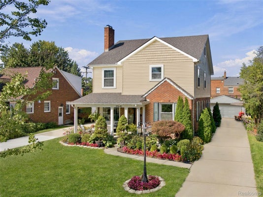 20645 VERNIER CIR, GROSSE POINTE WOODS, MI 48236 - Image d32f3fe37cb2f8d3d5d0b3a56ca27c67/509702048