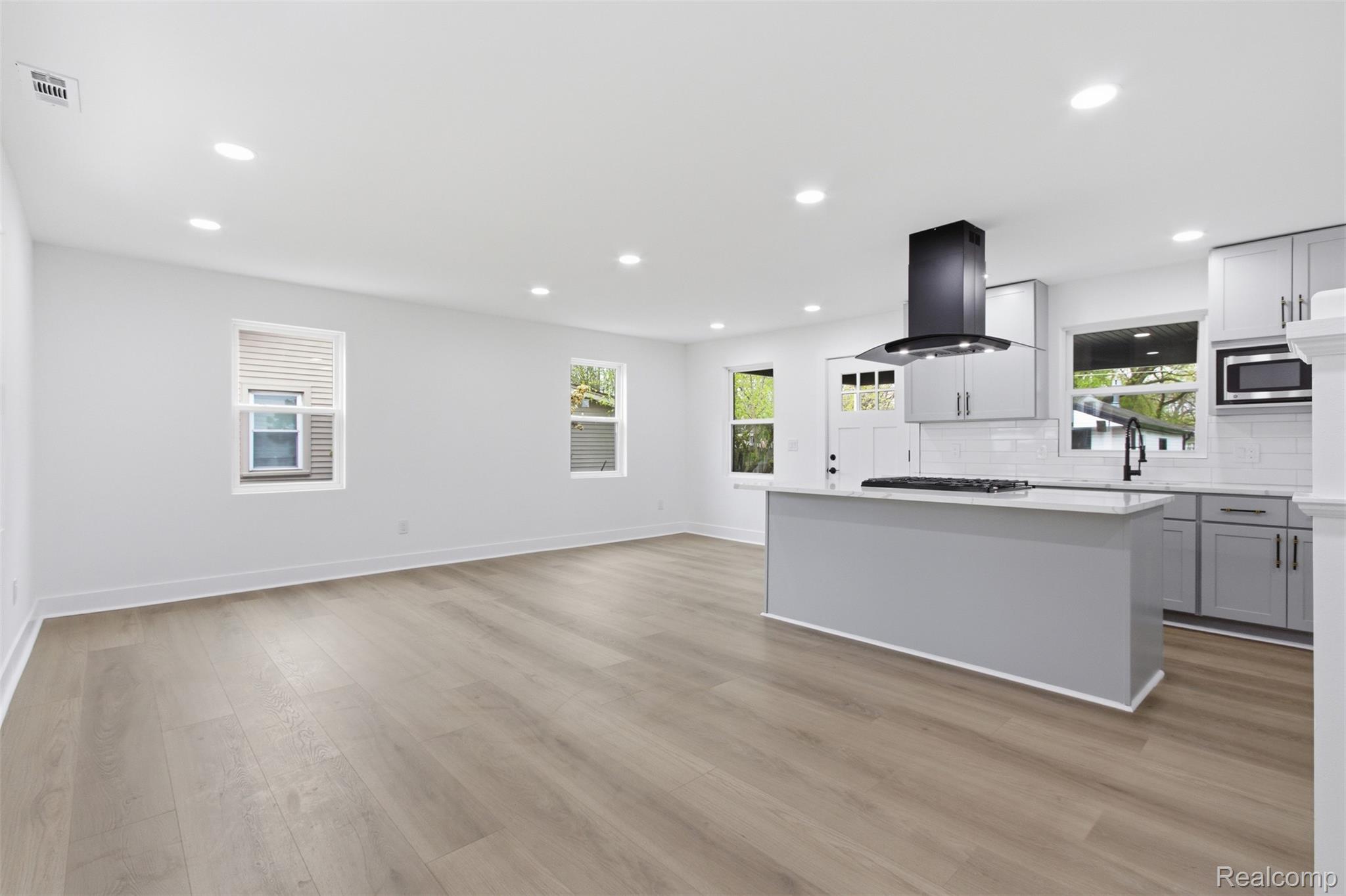 19377 Brentwood Street