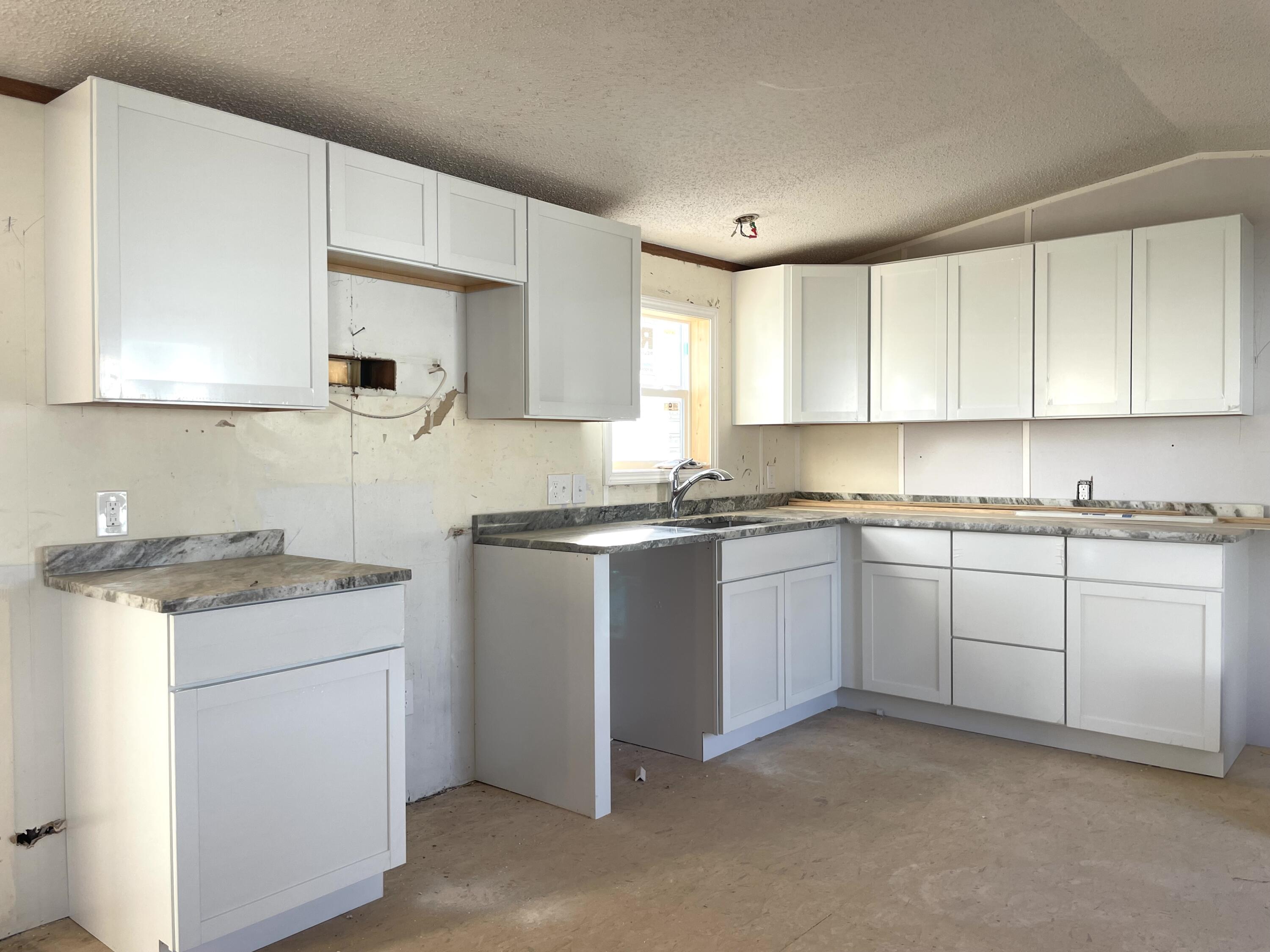 3900 W Jefferson Avenue