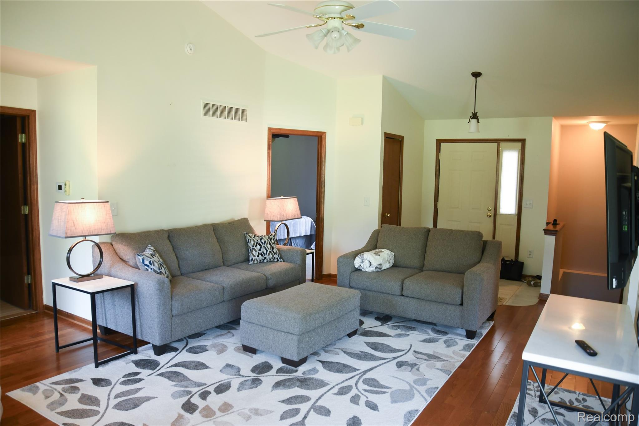 Capac Village, Michigan 48014, United States, 2 Bedrooms Bedrooms, ,2 BathroomsBathrooms,Residential,Pending,203699