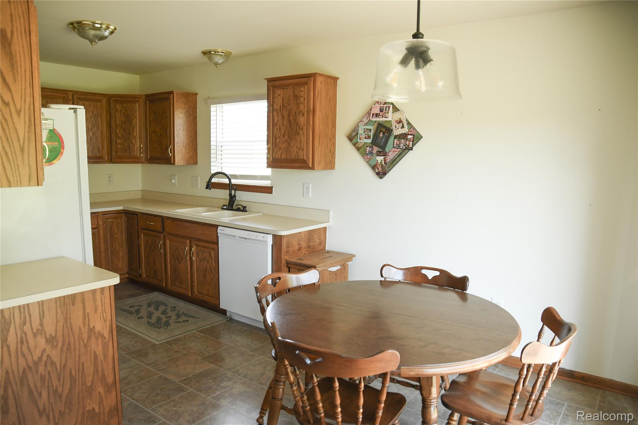 Capac Village, Michigan 48014, United States, 2 Bedrooms Bedrooms, ,2 BathroomsBathrooms,Residential,Pending,203699