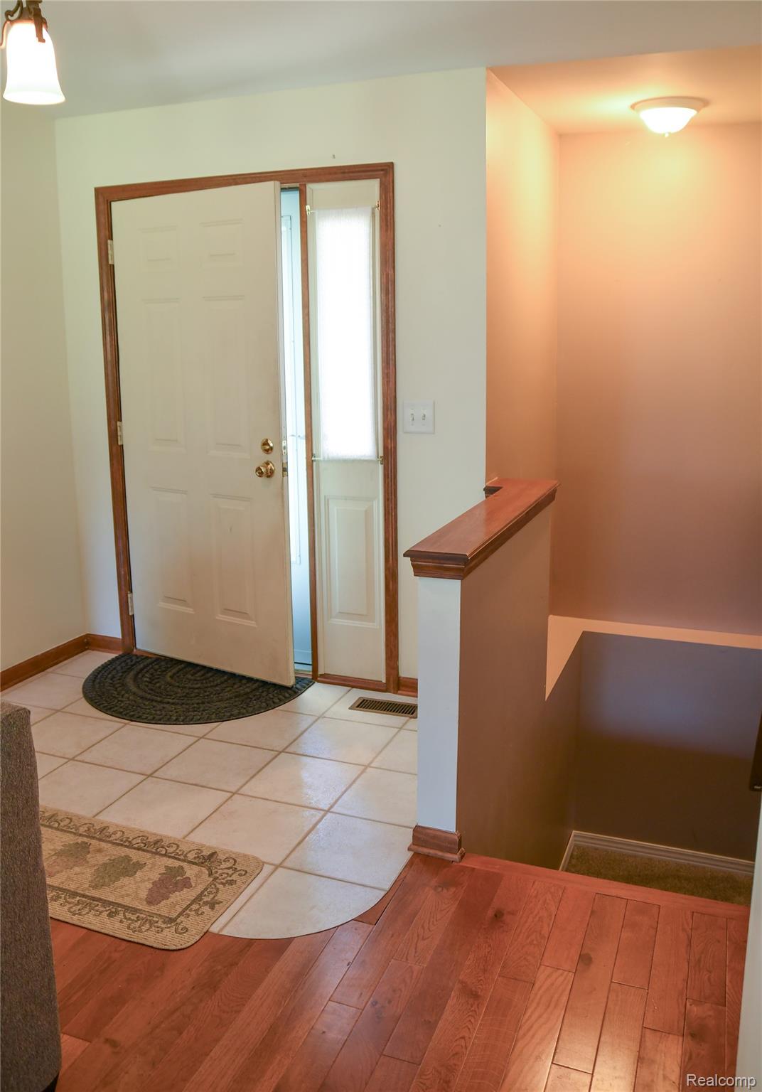 Capac Village, Michigan 48014, United States, 2 Bedrooms Bedrooms, ,2 BathroomsBathrooms,Residential,Pending,203699