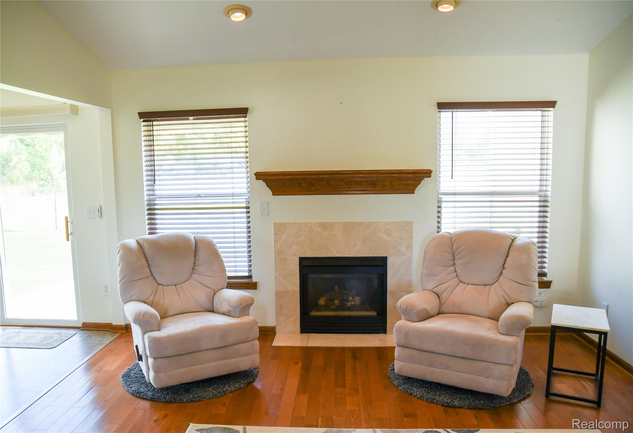 Capac Village, Michigan 48014, United States, 2 Bedrooms Bedrooms, ,2 BathroomsBathrooms,Residential,Pending,203699