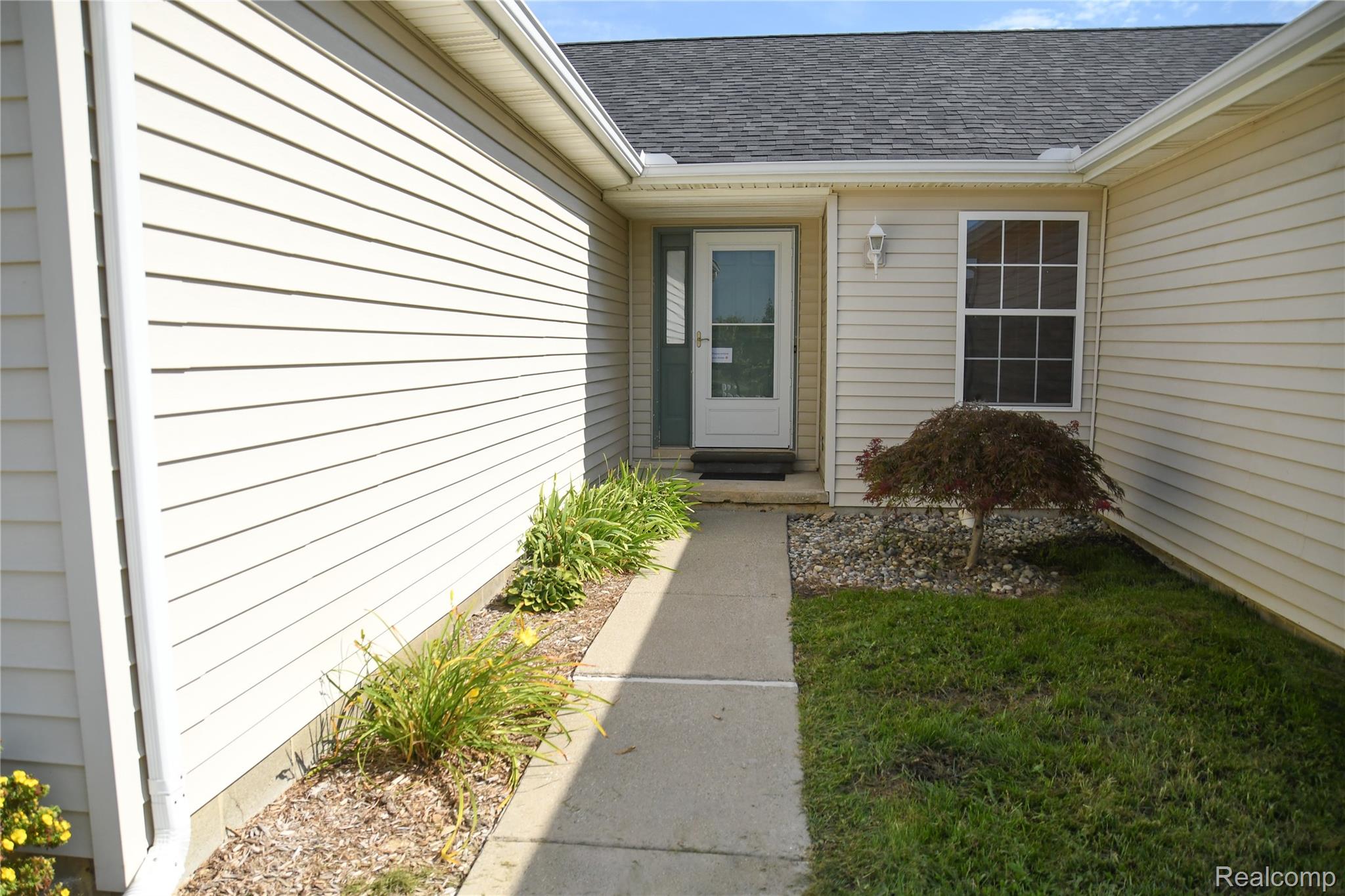 Capac Village, Michigan 48014, United States, 2 Bedrooms Bedrooms, ,2 BathroomsBathrooms,Residential,Pending,203699