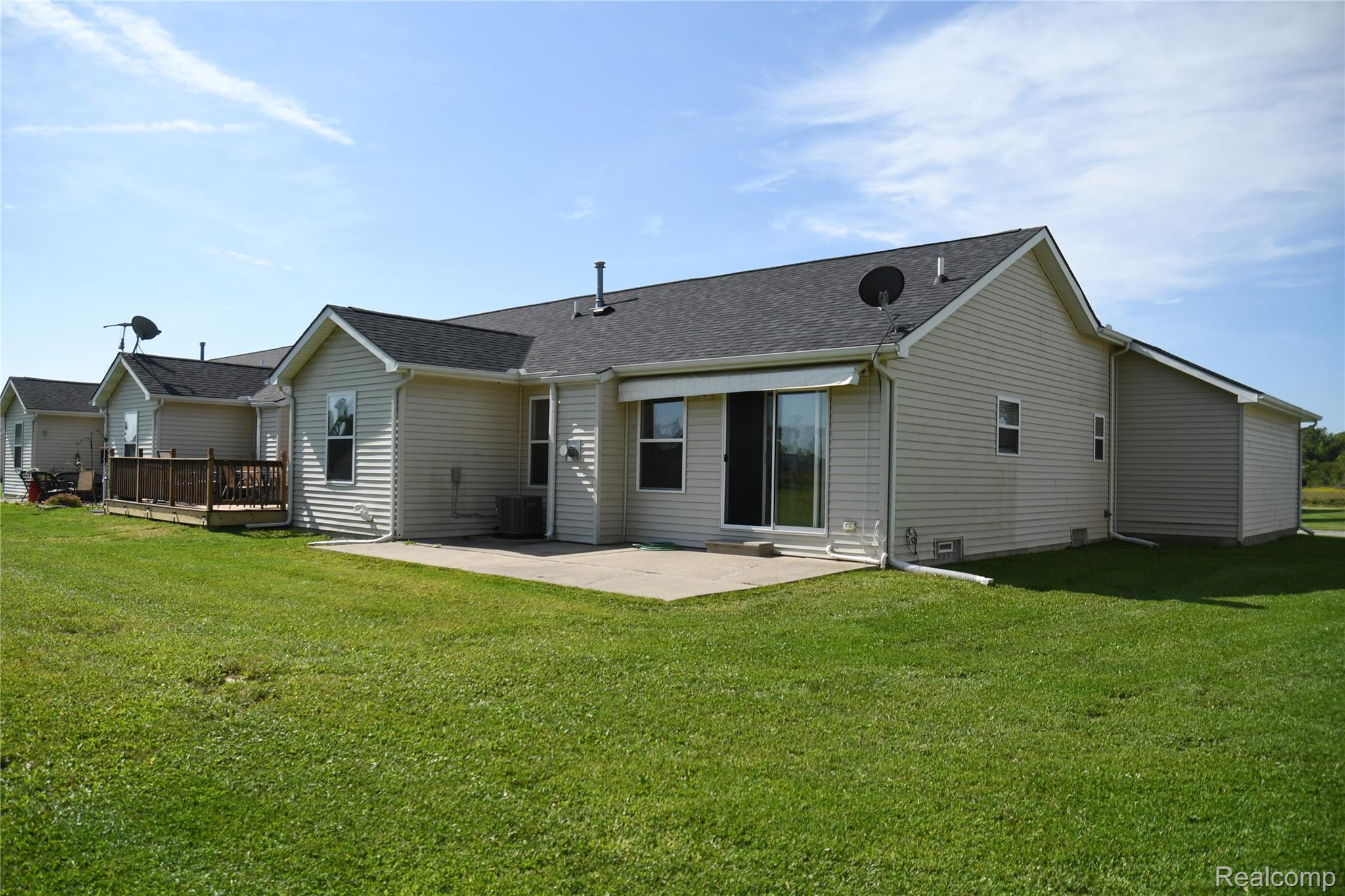 Capac Village, Michigan 48014, United States, 2 Bedrooms Bedrooms, ,2 BathroomsBathrooms,Residential,Pending,203699