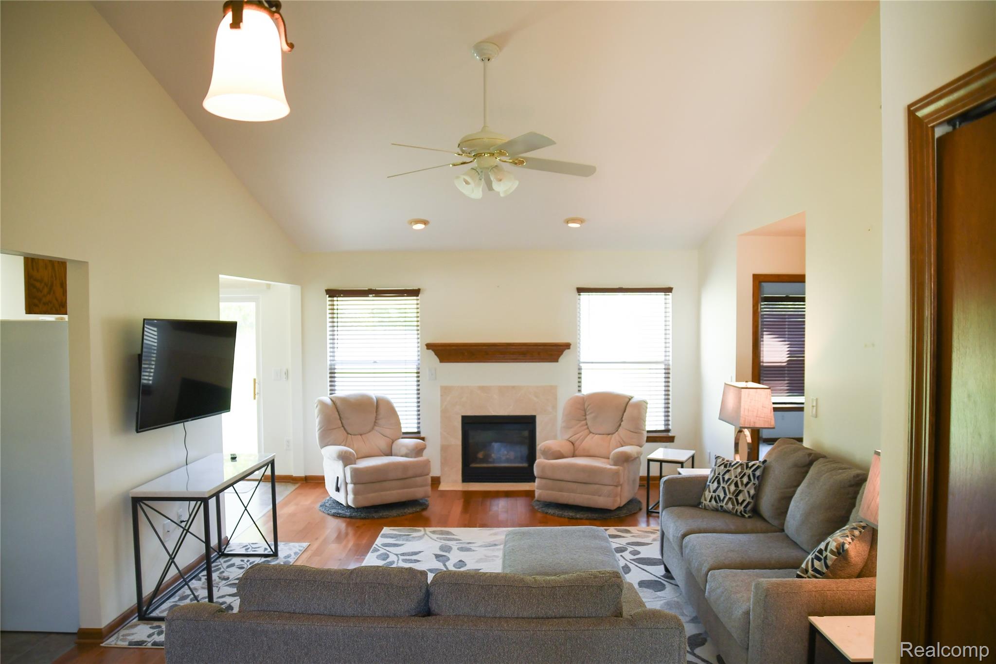 Capac Village, Michigan 48014, United States, 2 Bedrooms Bedrooms, ,2 BathroomsBathrooms,Residential,Pending,203699