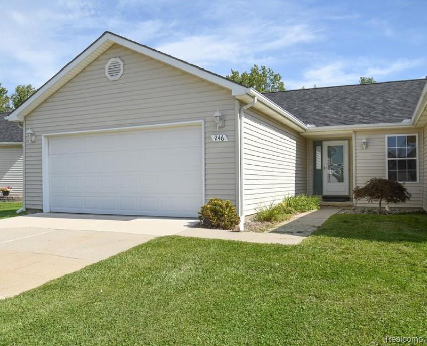 Capac Village, Michigan 48014, United States, 2 Bedrooms Bedrooms, ,2 BathroomsBathrooms,Residential,Pending,203699