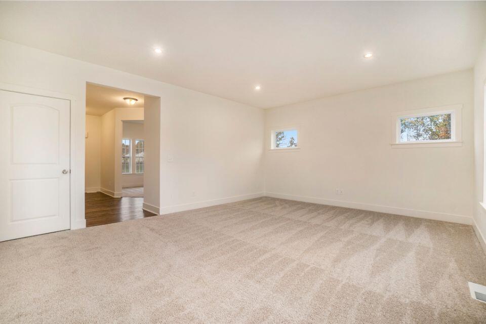 9392 Snow Valley Drive SE