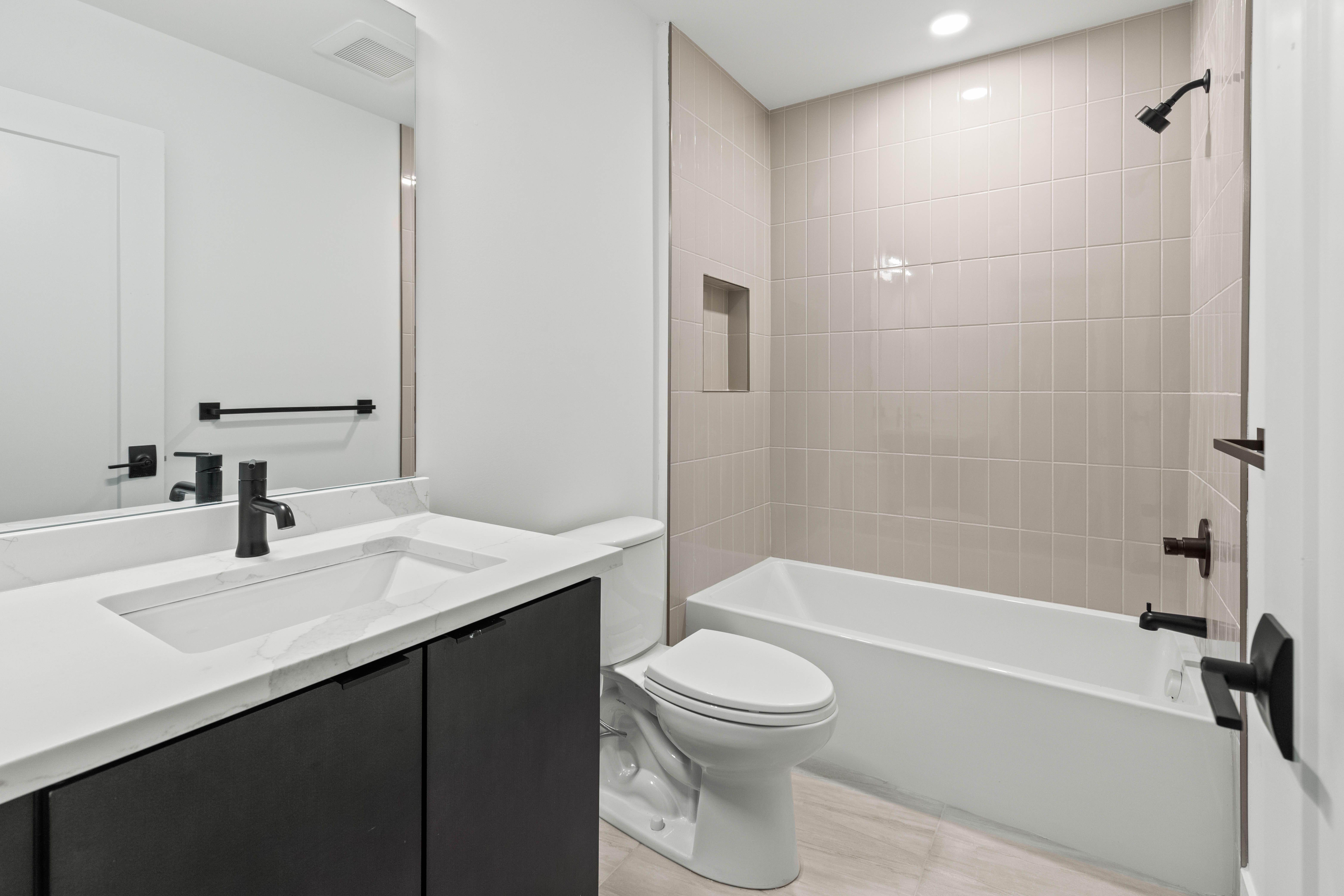 Detroit City, Michigan 48208, United States, 2 Bedrooms Bedrooms, ,3 BathroomsBathrooms,Residential,Active,131839