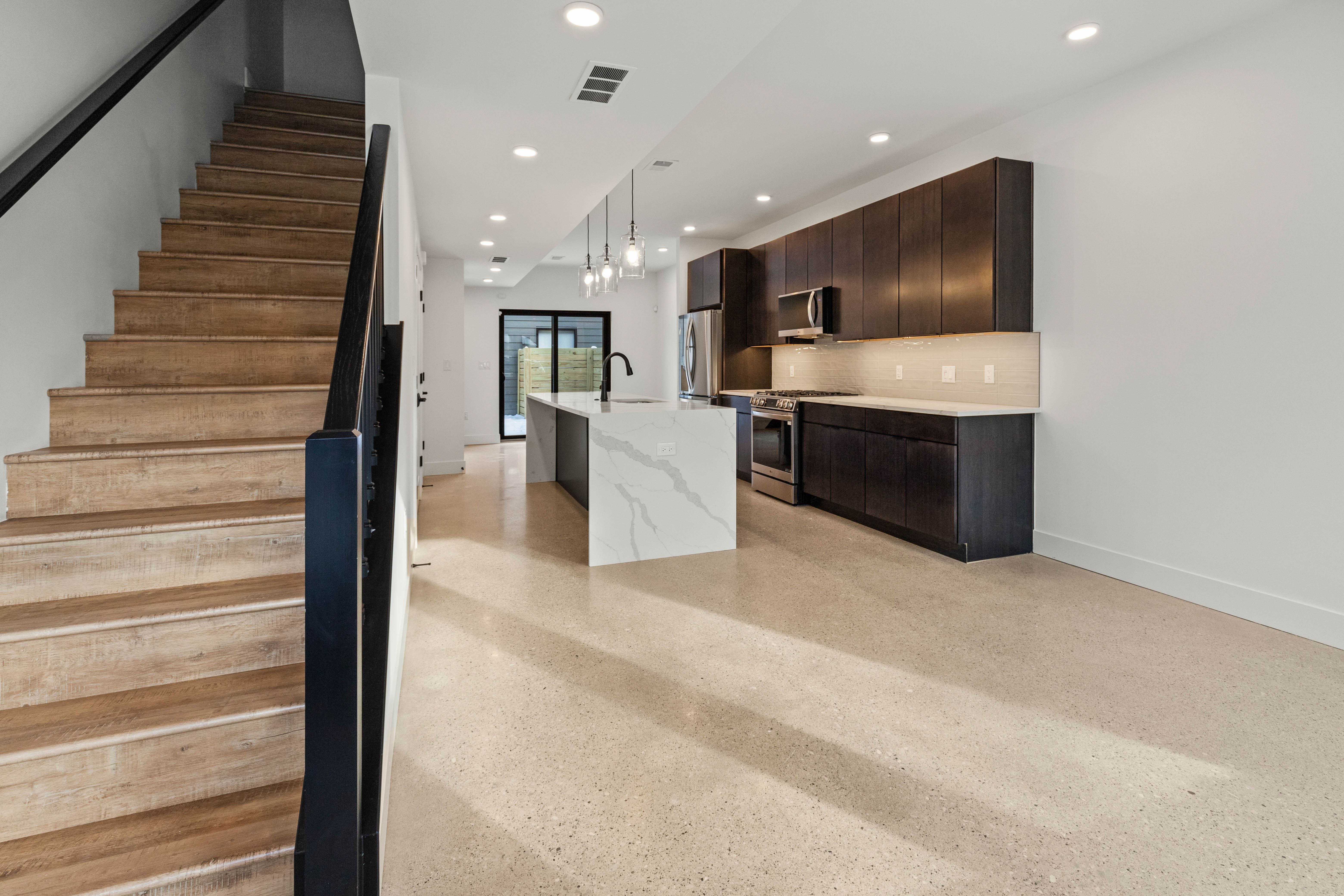 Detroit City, Michigan 48208, United States, 2 Bedrooms Bedrooms, ,3 BathroomsBathrooms,Residential,Active,131839