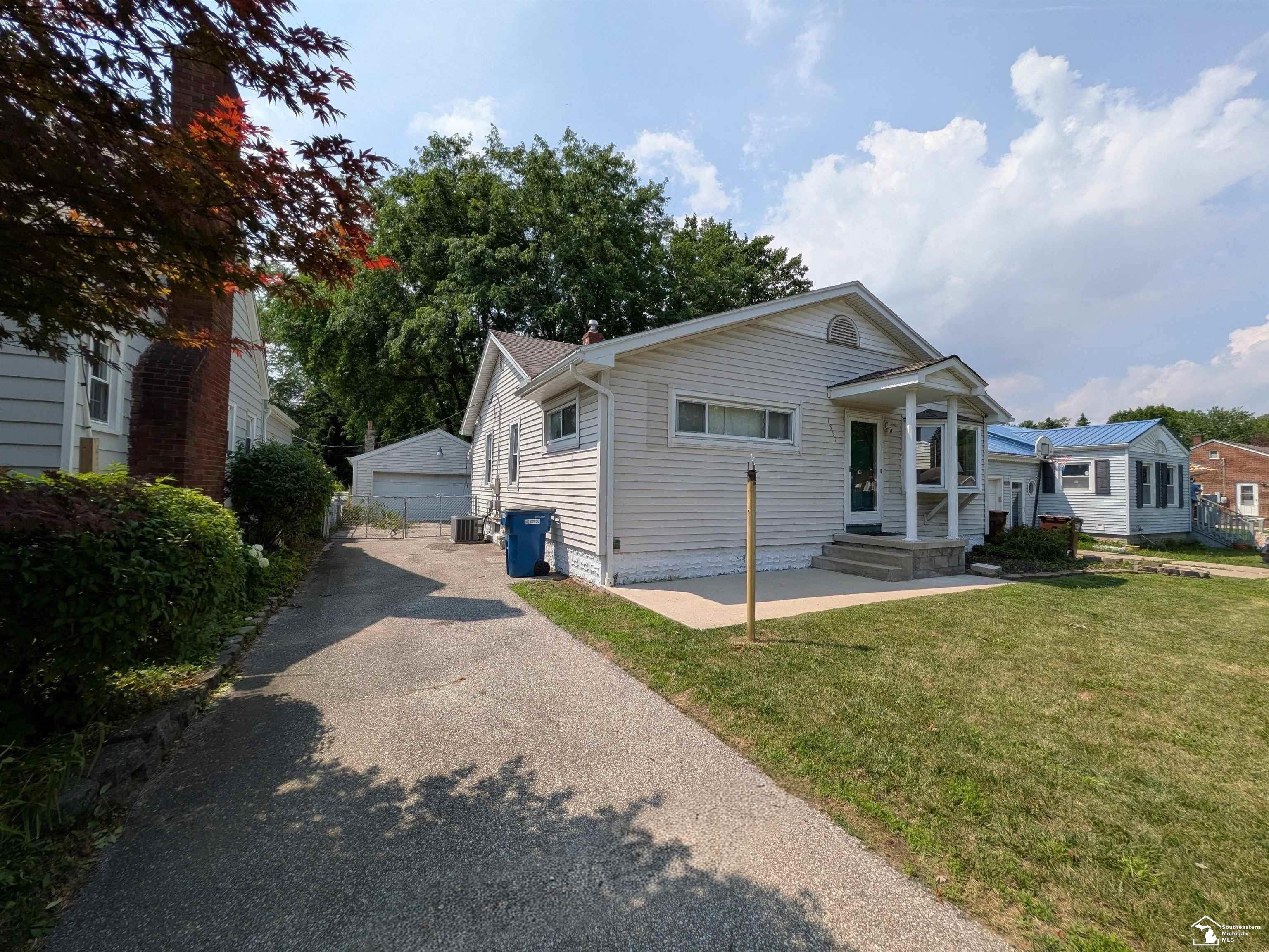 1957 Vivian Road