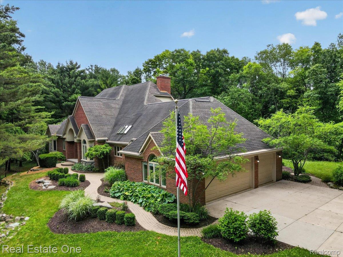 425 Courtney Road