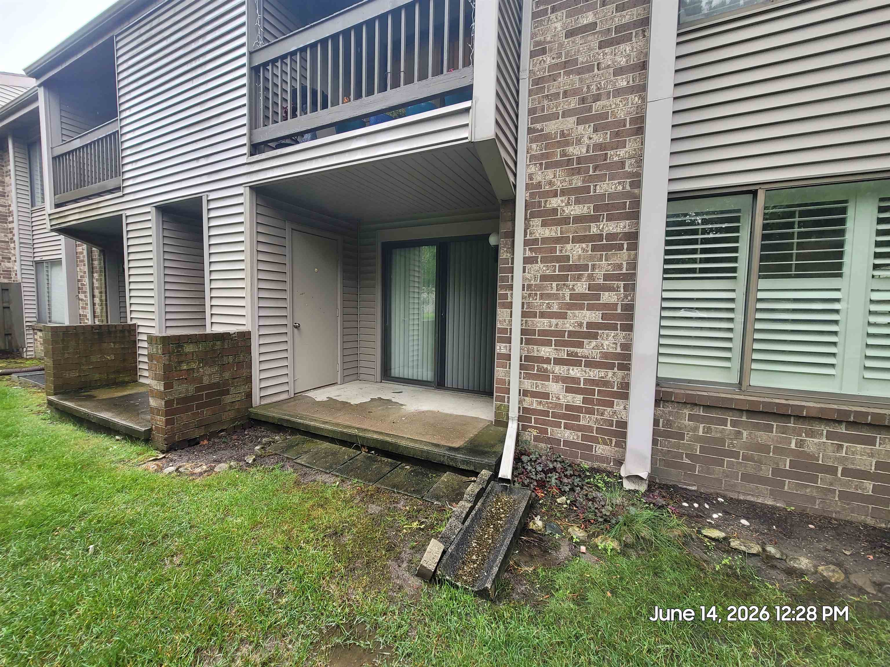 1048 Grenoble Lane