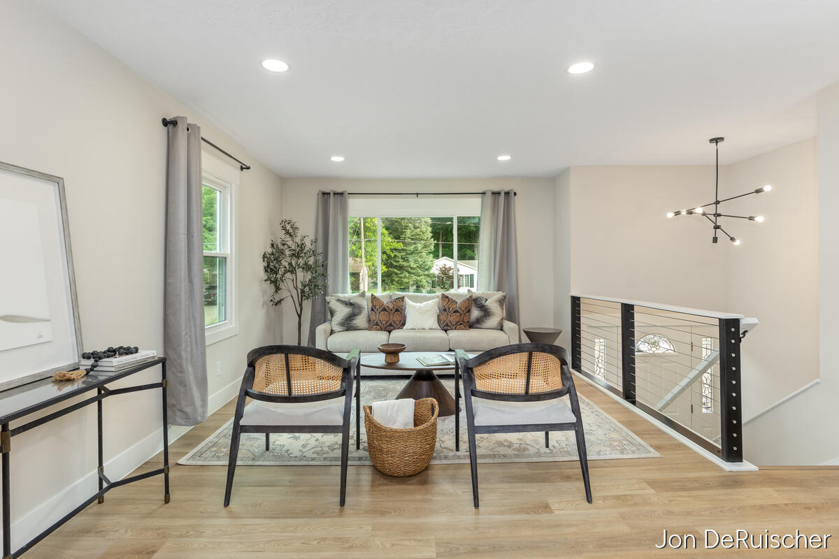 990 72nd Street SE