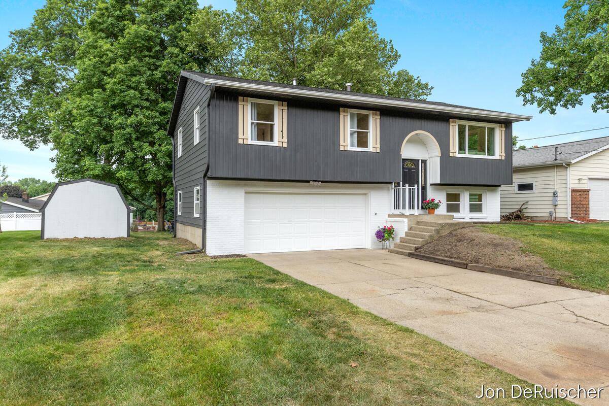 990 72nd Street SE