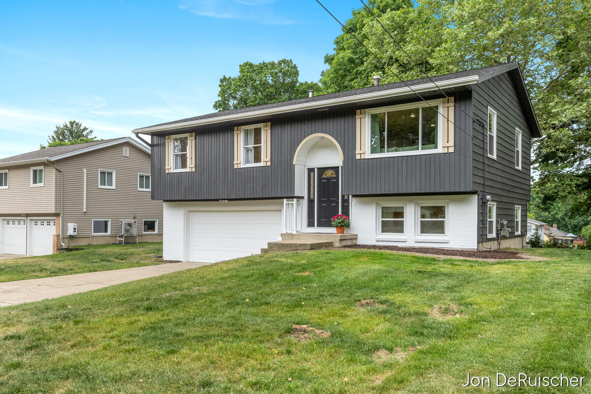 990 72nd Street SE