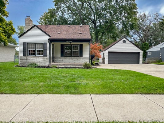 30036 OAKGROVE ST, SAINT CLAIR SHORES, MI 48082 - Image d34fc2374802831ca8d5fea14d6ce8d3/2702587610