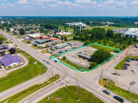 963 S Grand Avenue Fowlerville Village MI 48836