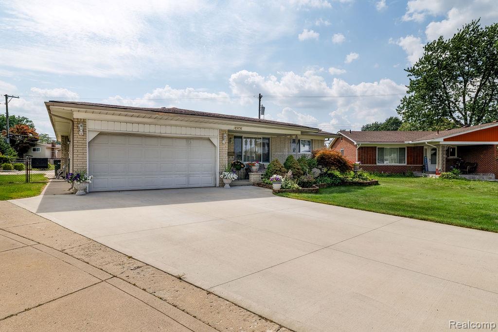 4908 Kadena Court