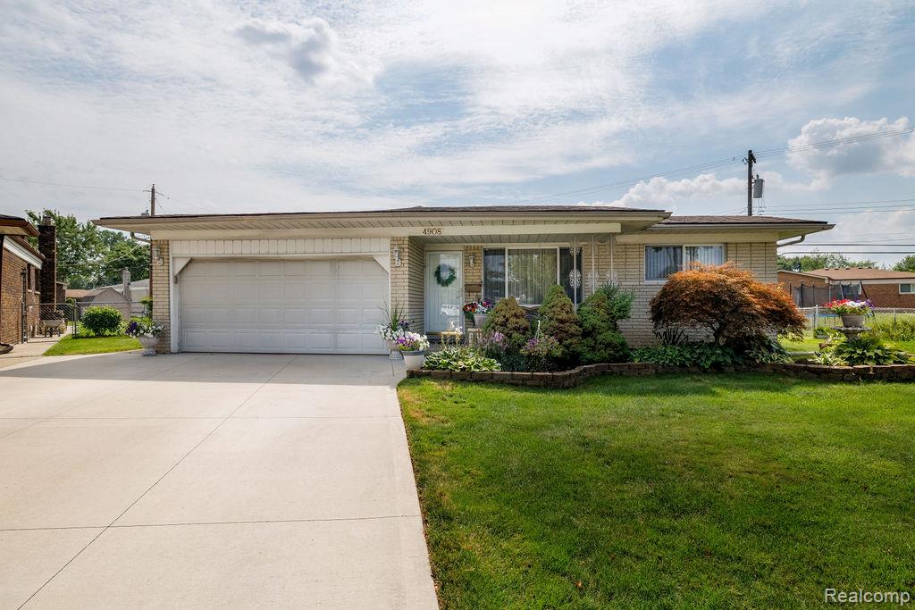 4908 Kadena Court