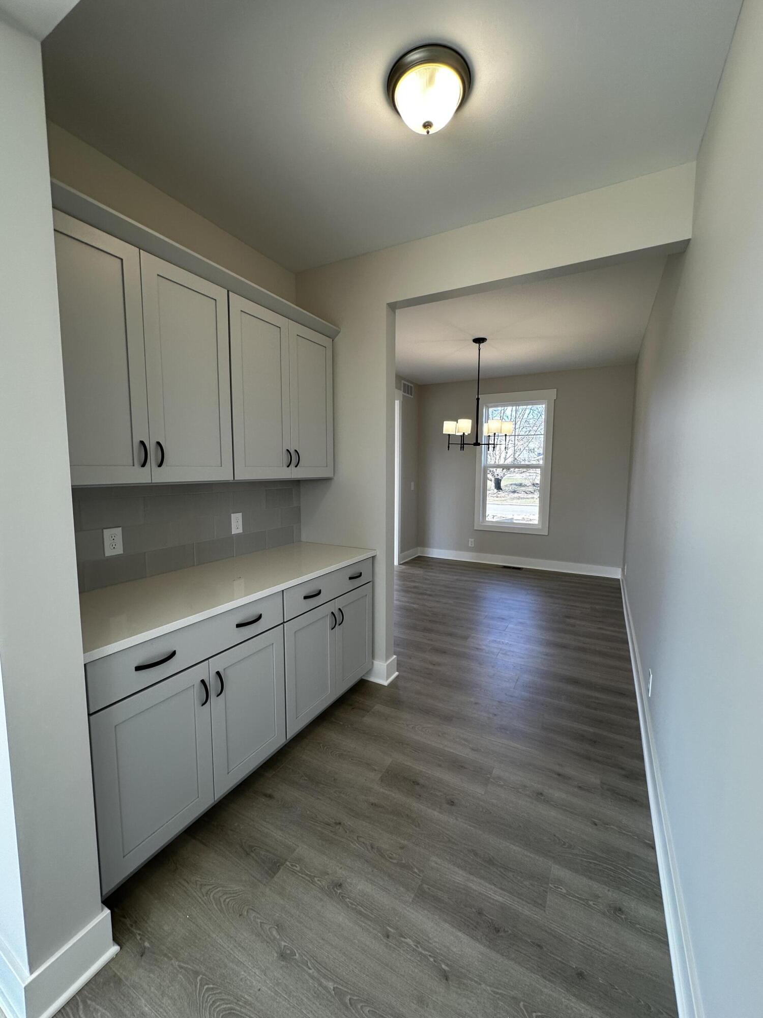 562 Lincoln Lawns Drive NW