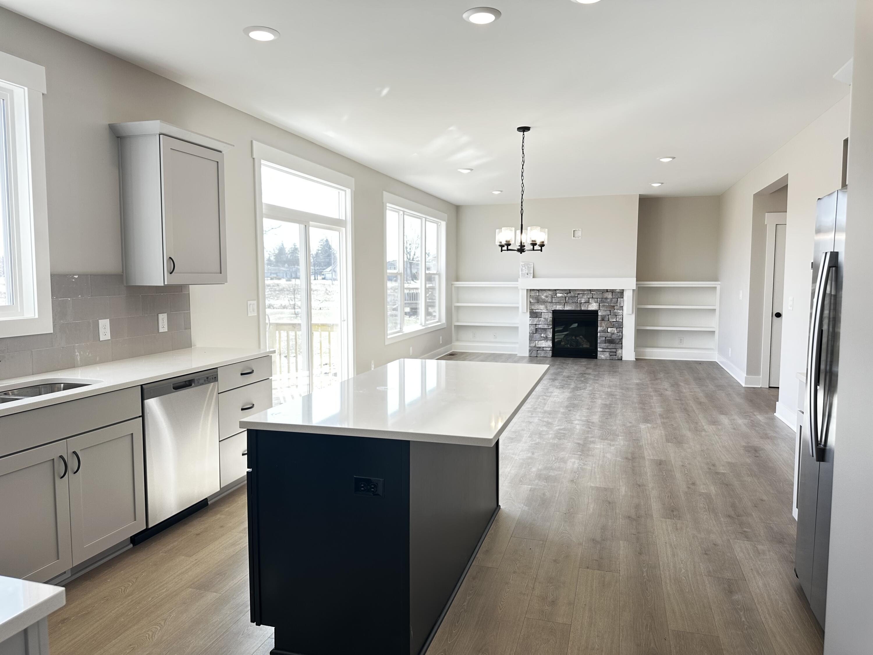 562 Lincoln Lawns Drive NW